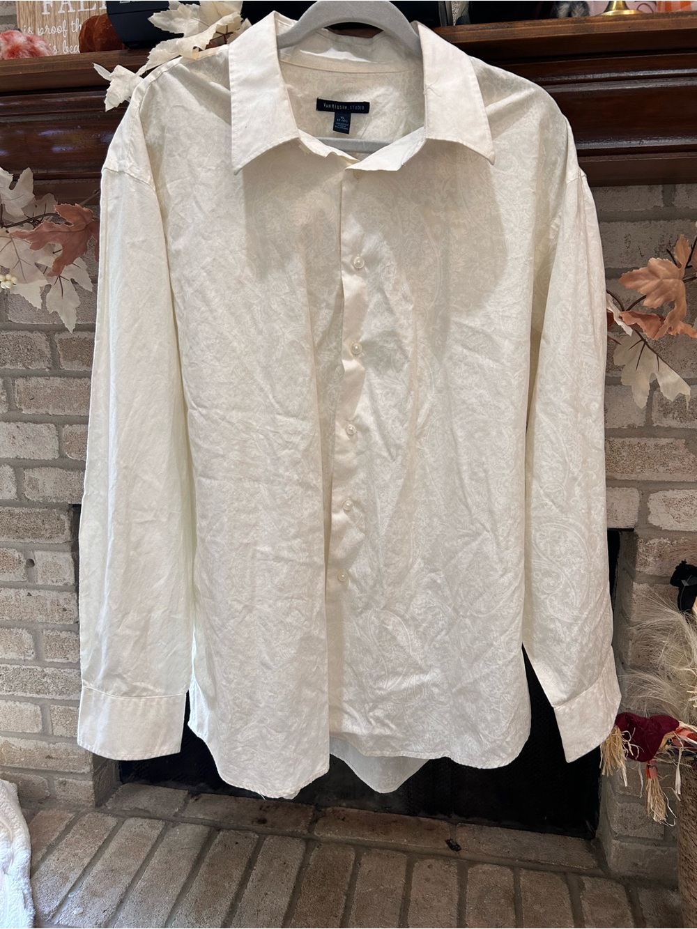 Van Heusen Men's Cream Long-Sleeve Button-Up Dress Shirt EUC